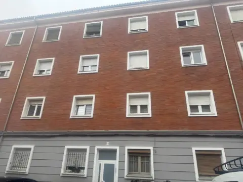 Piso en calle de Chile, 5